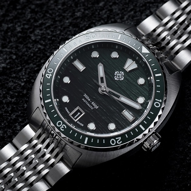 IXDAO stainless steel turtle diver wave dial NH35 movement watch