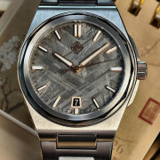 Ixdao Space Warrior 37.5 mm integrated bracelet Meteorite dial watch