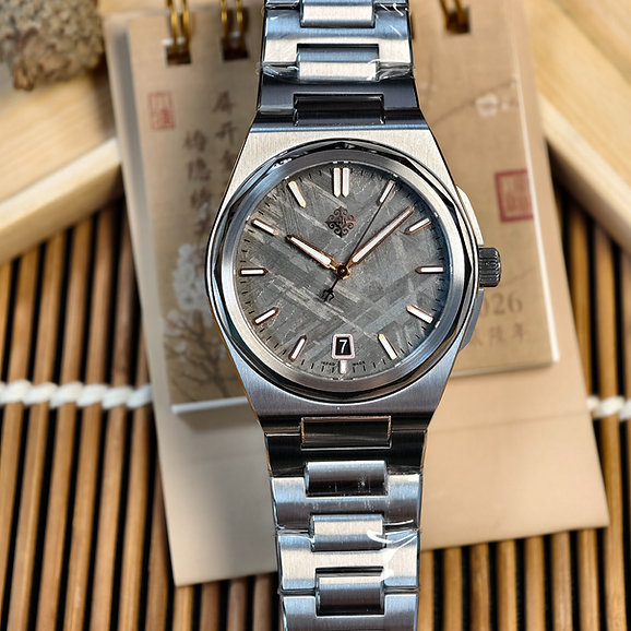 Ixdao Space Warrior 37.5 mm integrated bracelet Meteorite dial watch