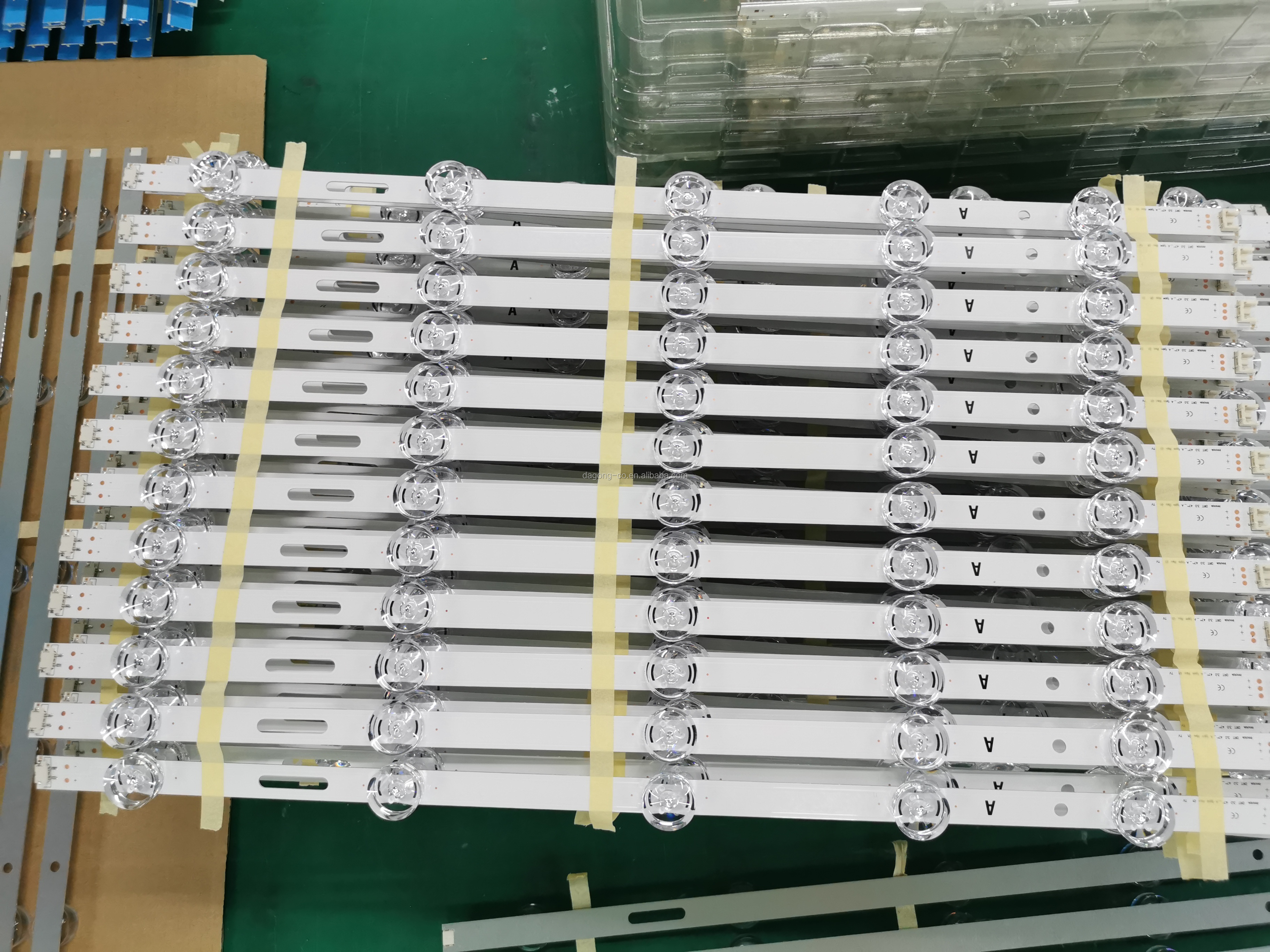 100% new TV backlight for LG 32''LB LGIT A-B original lens 6 leds 3strips per set, LG32LB LED TV backlight for TV repairing 