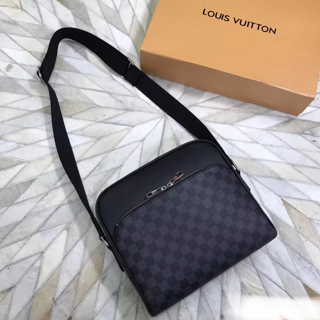 LV messenger bag Louis vuitton handbags new lv bags replica bags louis vuitton black purse ...