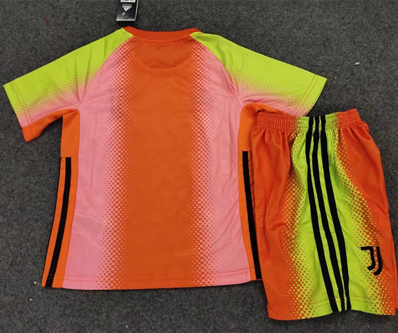juventus goalkeeper kit junior