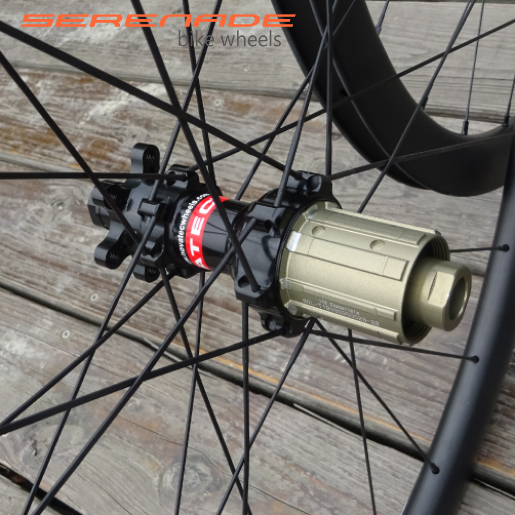 Disc brake road bike components 88mm wheels 25mm wide clincher carbon rims Novatec D411SB D412SB  700C Disc brake road bike components 88mm wheels D411CB-D412CB 