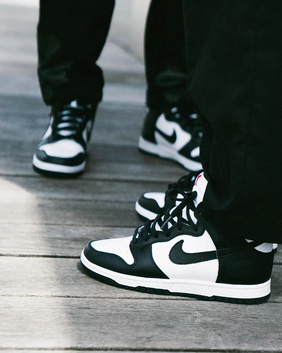 Best Fake Nike Dunk High Panda Sneakers For Sale on bstsneakers.com