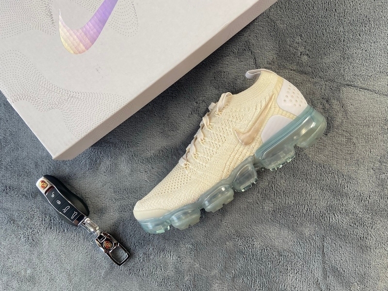 nike vapormax light cream