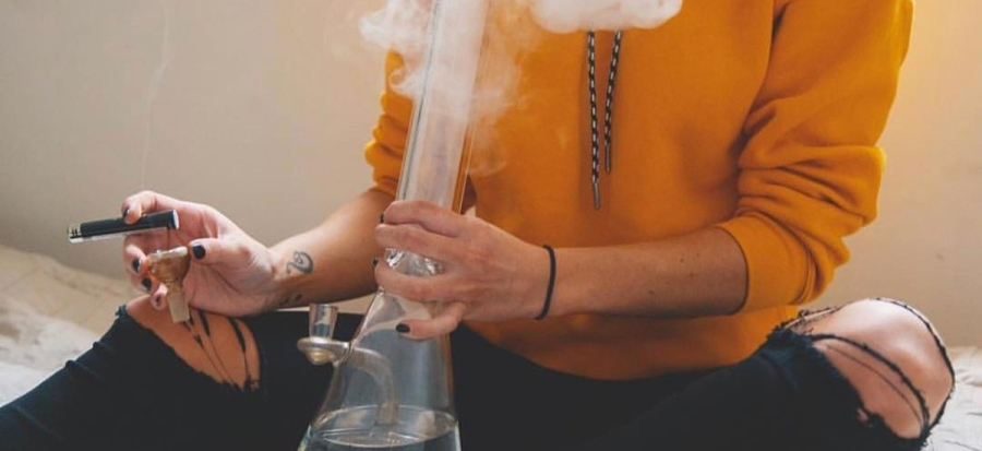 Where to buy best glass bongs?