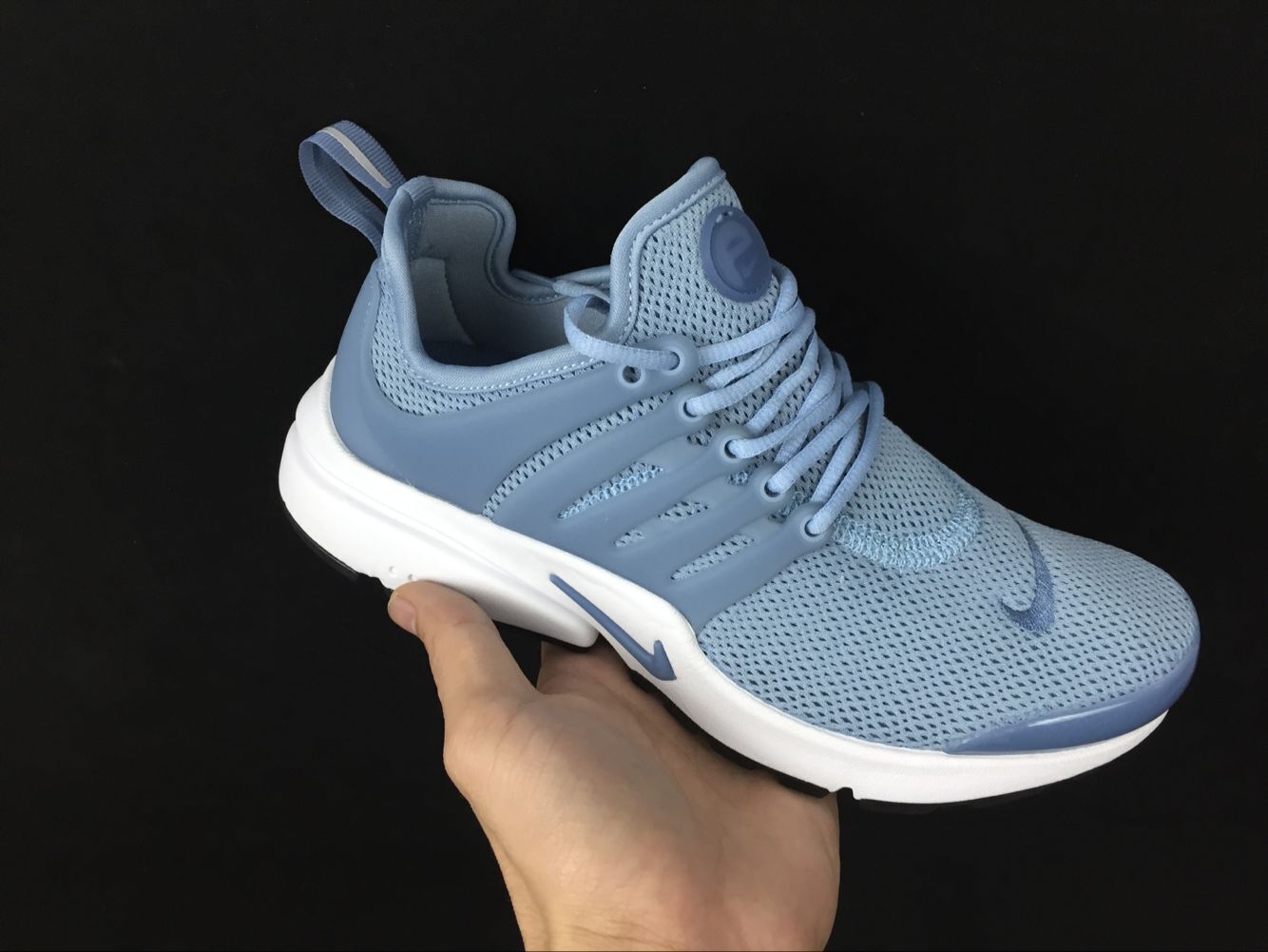 nike air mesh trainers