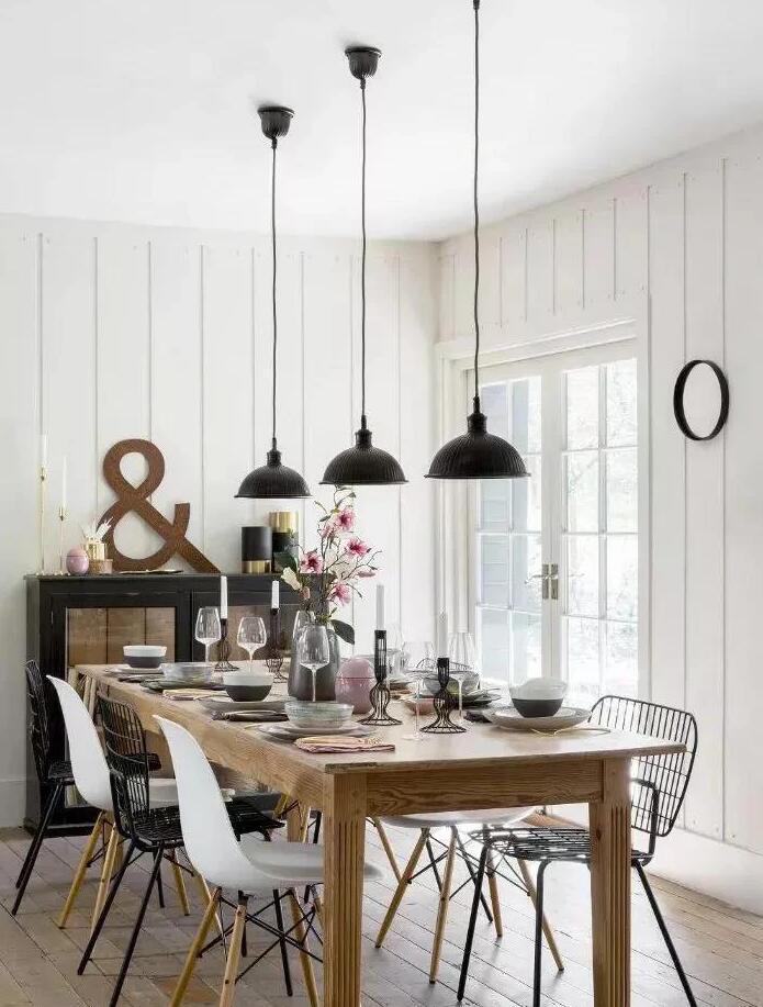 When decorating the home interior, the principles of dinning room lighting