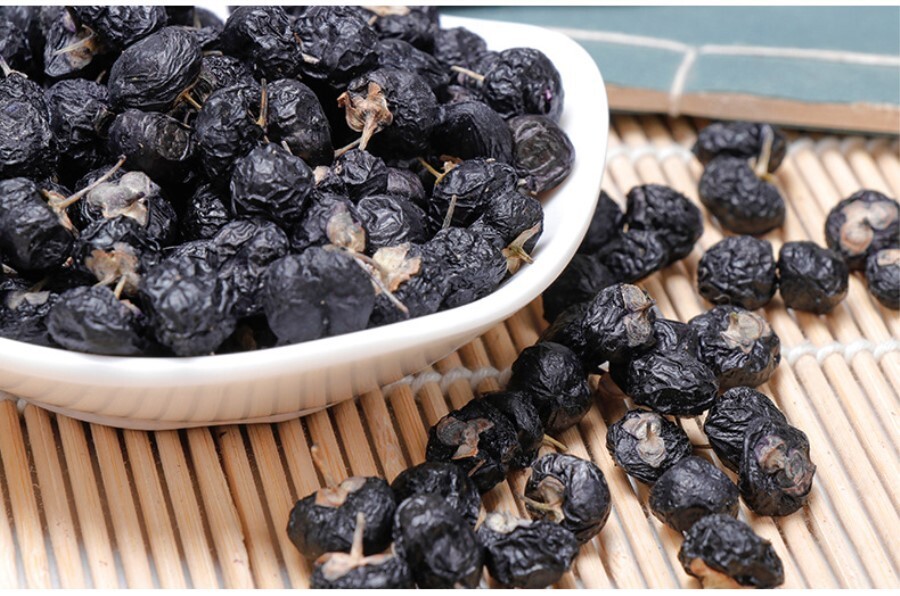 Choose Your Option Organic MediumSized Black Wolfberry Suppliers