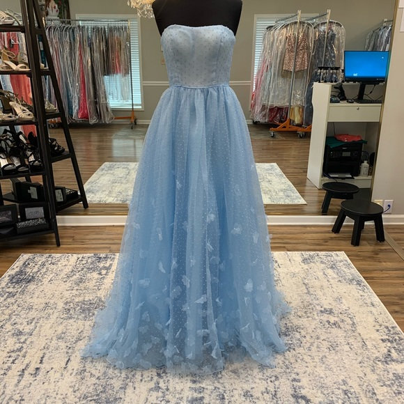 Sweetheart Appliqued Light Blue Long Prom Dress Sweetheart Appliqued Light Blue Long Prom Dress prom 2021,long dress,cheap dress,prom dress,dress with appliques