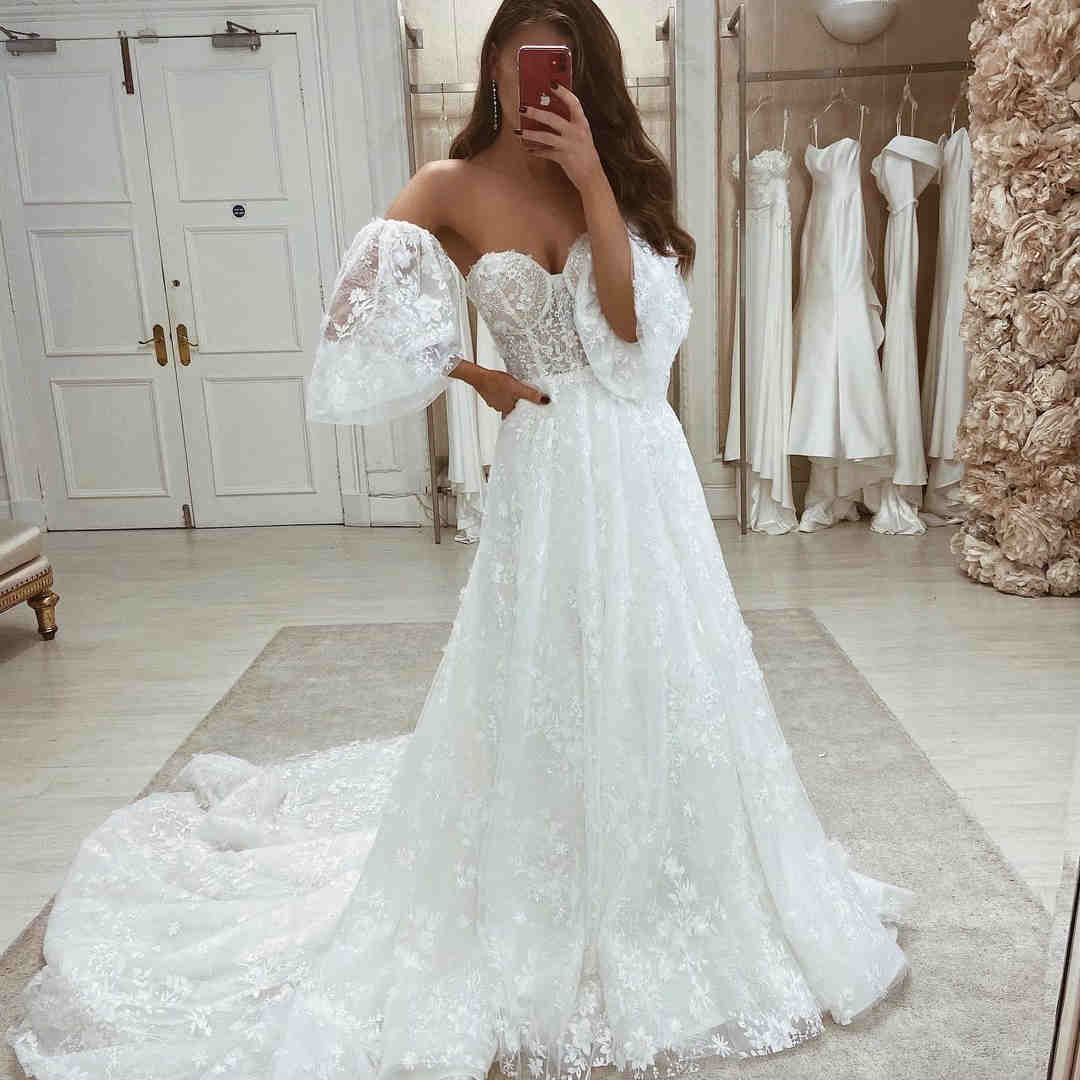 Sweetheart White Lace Appliques Wedding Gown with Detachable Sleeves Sweetheart White Lace Appliques Wedding Gown with Detachable Sleeves wedding dresses,long white wedding gown,romantic wedding gown,sweetheart wedding gown