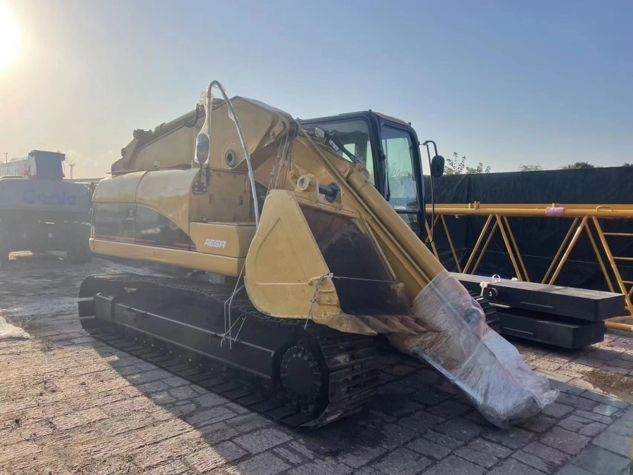 CAT 320CL used excavator and Komatsu PC200-8 shipped out !!!!