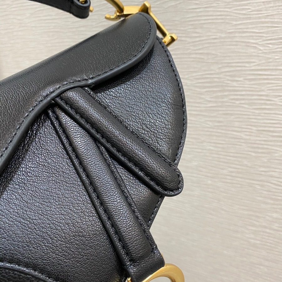 micro saddle bag with strap