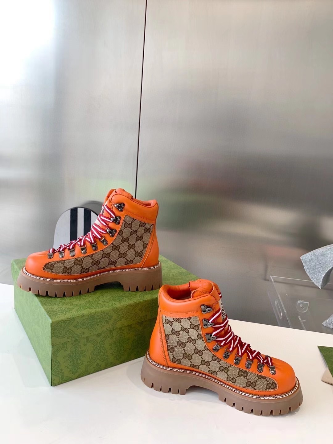 IMS220790 GUCCI x TNF Cowhide Mountaineering Buckle Retro Military