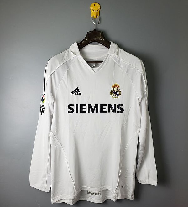 Retro Real Madrid Away Long Sleeve Soccer Jersey 2005 2006