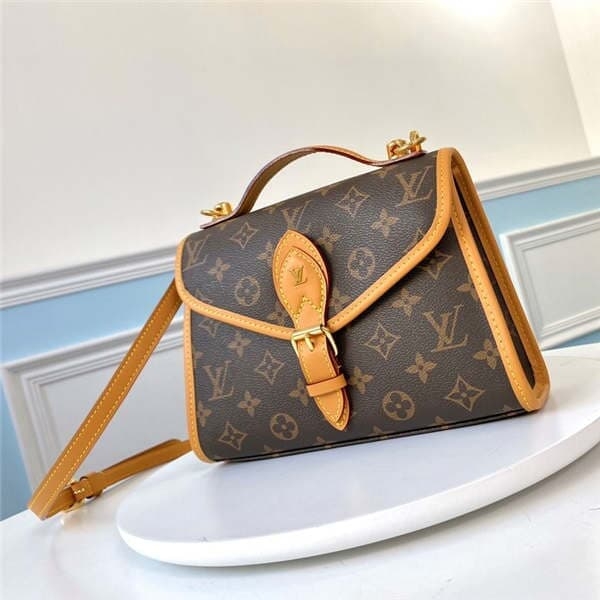 Products by Louis Vuitton: LV Ivy