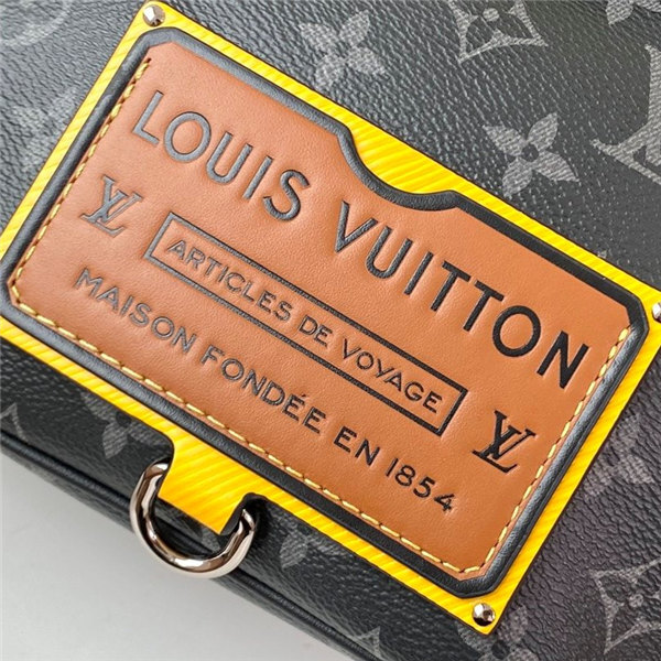 BAG NEW ARRIVAL - LV DISCOVERY BUMBAG WHITE – Sneakbag