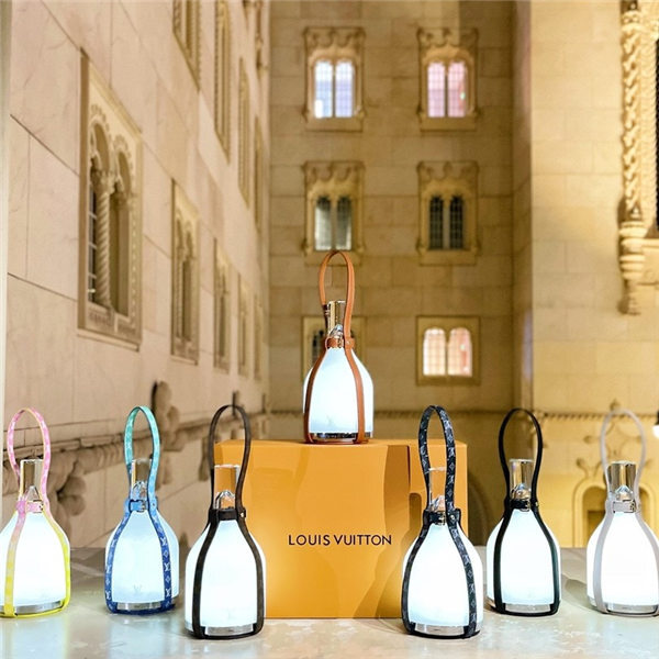 Louis Vuitton Edward Barber & Jay Osgerby Bell Lamp - Blue, 1