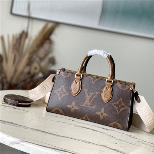 Switching Bags : Louis Vuitton Speedy 20 to Pochette Metis East West 