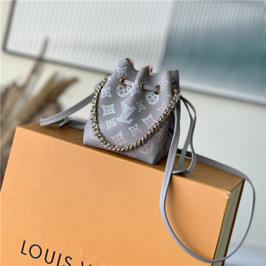Shop Louis Vuitton Monogram Canvas Street Style Chain Leather Folding Wallet  (M82509) by design◇base