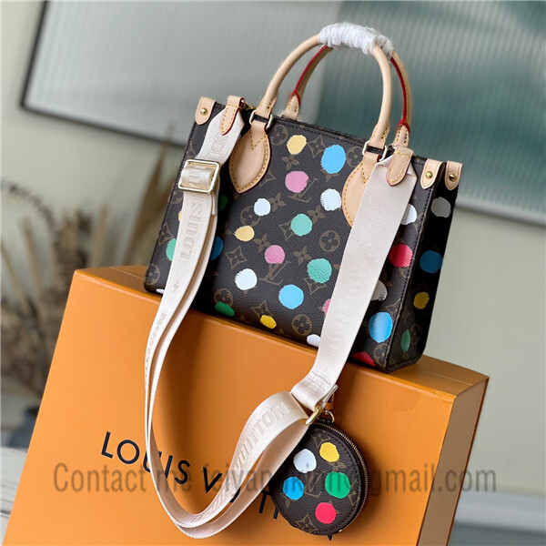 Louis Vuitton on The Go PM M46380
