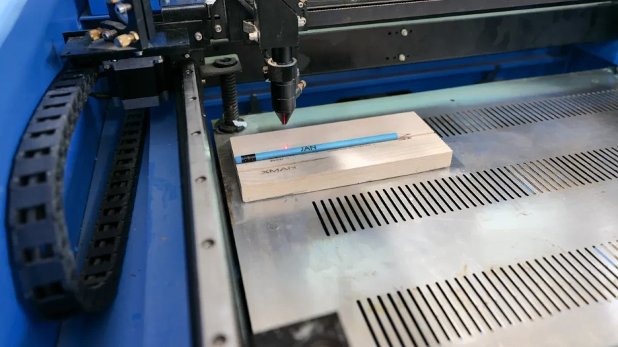 Maximizing Efficiency of FK-4020 Fiber Laser Cutting Machines with Automation