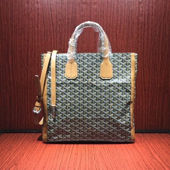 goyard momo