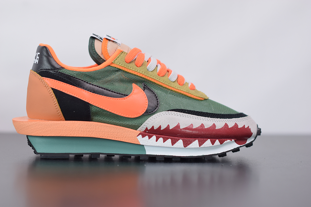 nike sacai shark