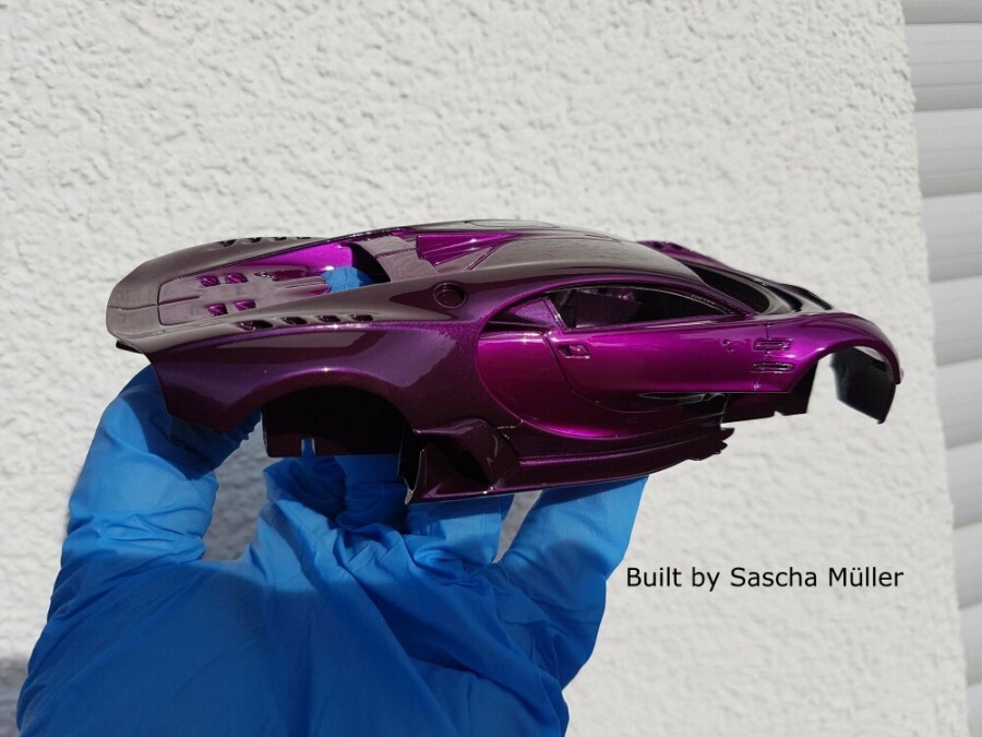 1/24 Bugatti VGT building by Sascha Muller all painted car body pictures.