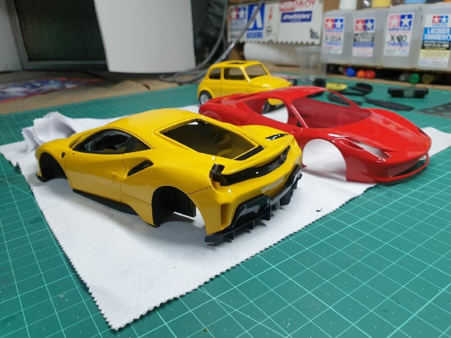 1/24 Ferrari 488 GTB building by Ruso Model all painted car body pictures（2）