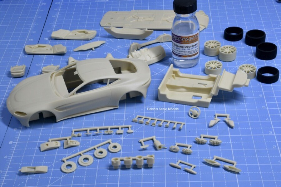 1/24 Aston Martin Vantage build package pictures by Robert Witt