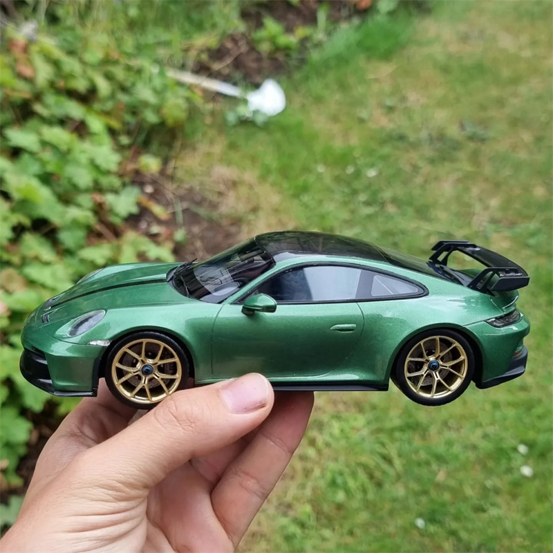 1/24 scale model car kit Porsche 911(992) GT3 build by Cubejam Scale Models