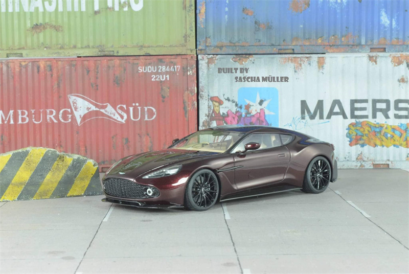 1/24 scale model car kit Aston Martin Vanquish Zagato