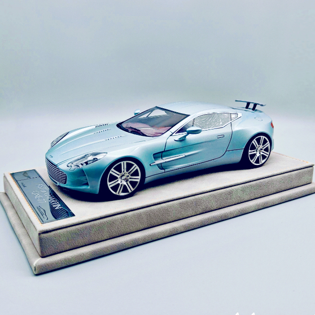 1/24 Scale Model Car Kit AM02-0086 Aston Martin ONE77 - Alpha (1/24)
