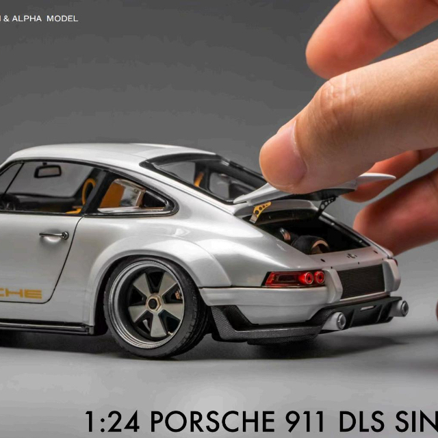 1:24 Scale Model Car Kit PORSCHE 911 DLS SINGER HD03-0623 - Alpha