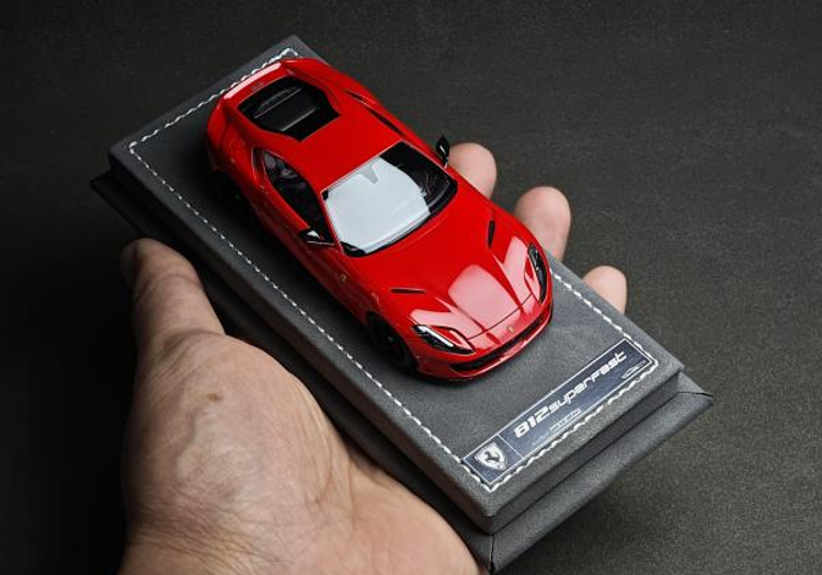Ferrari 812 SuperFast - Alpha Model AM43-0002 1/43 Scale Final Assembly & Finished Model Build Guide