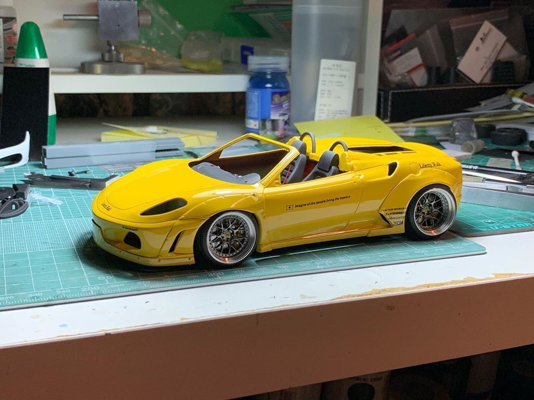 【トランスキット】ホビーデザイン LB-WORKS Ferrari 430 1/24 Scale Model Car Kit LB-Works Ferrari 430 Wide Body Kit