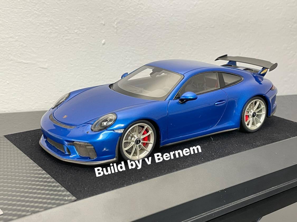 porsche 911 scale model