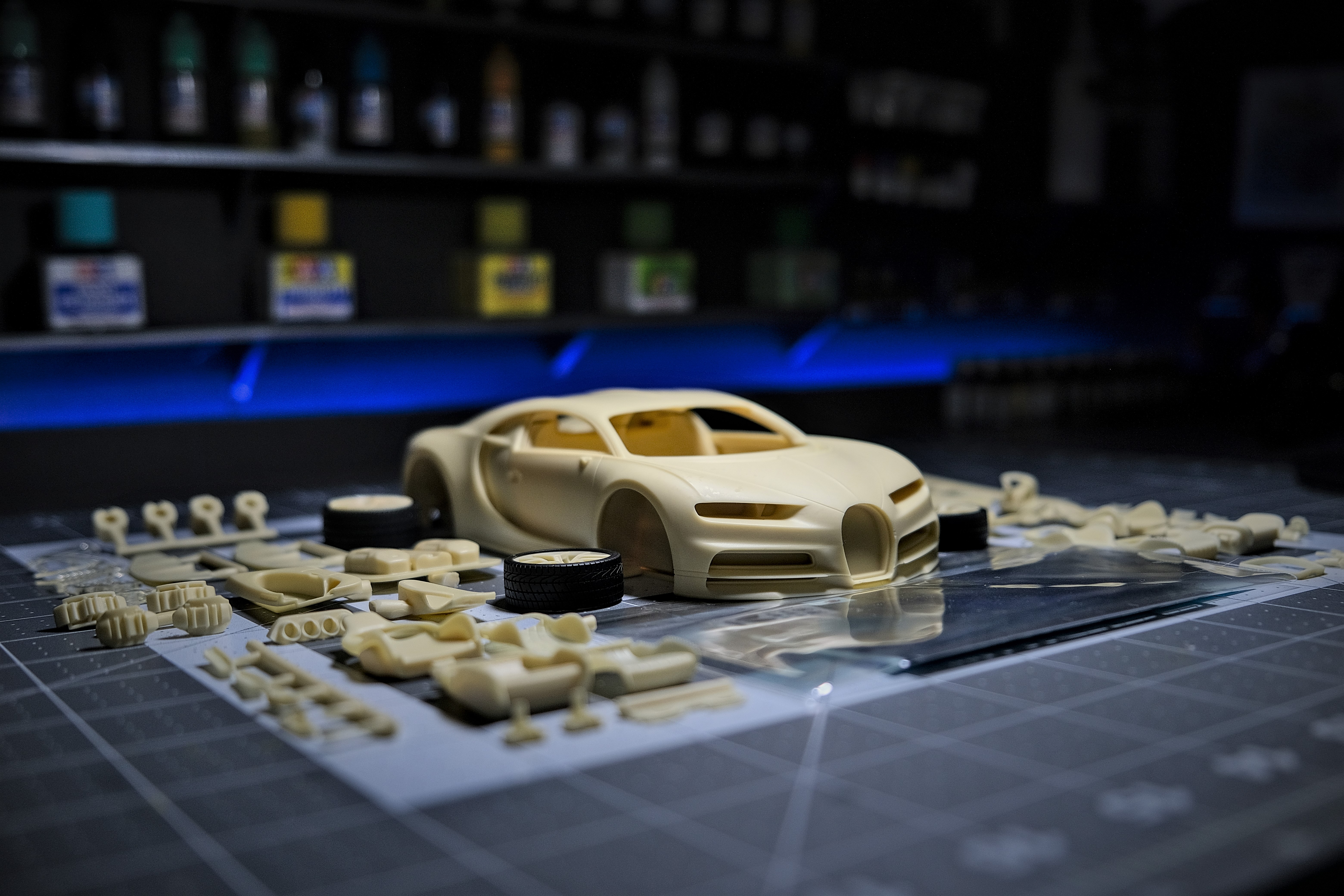 alpha model,1/24 scale model cars,resin car model kits,1/24 Bugatti Chiron Sports