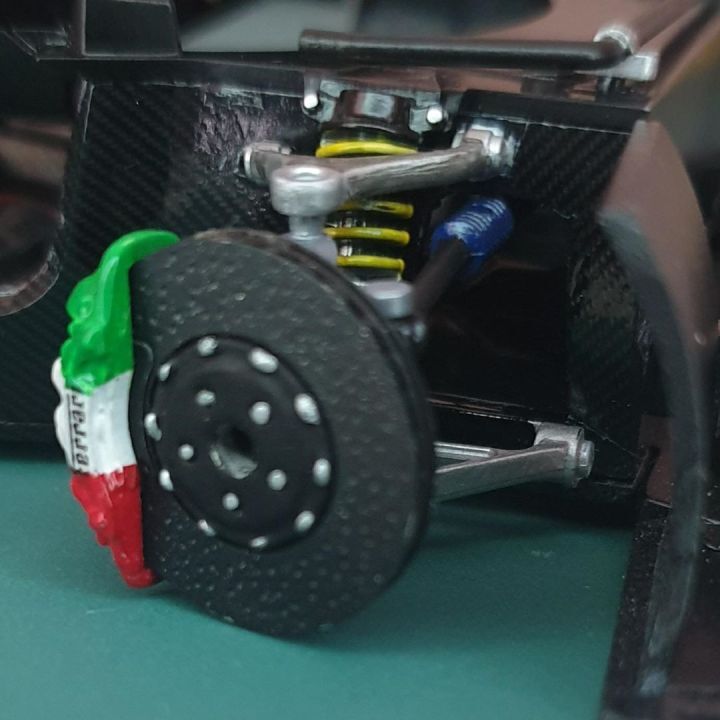 FxxK　セット売り Amazon.com: Bburago B18-16010 Ferrari FXX-K Diecast Model Kit, Red