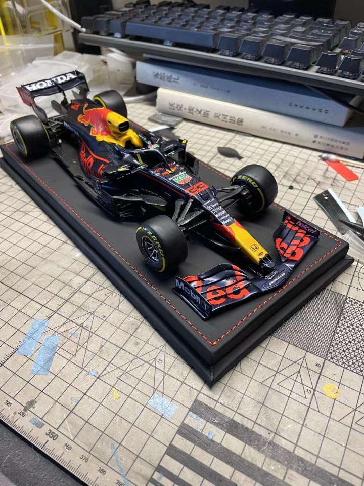 ミニカー RED BULL RACING RB16B 1/24SCALE Red Bull F1 RB16B #33 Max Verstappen Dutch GP 2021 World