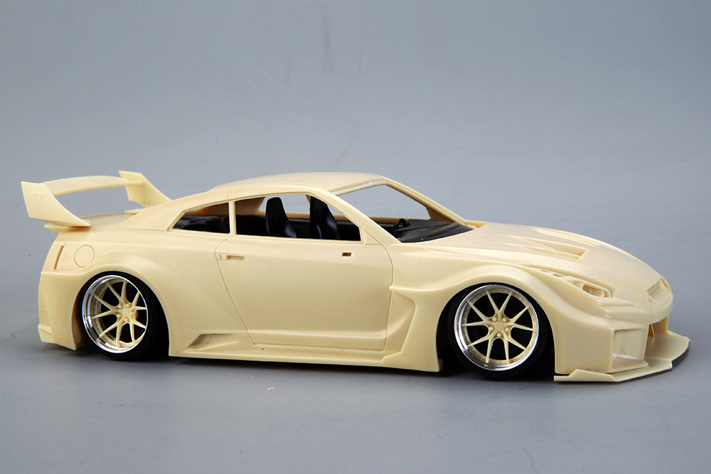1/24 Scale Model Car Kit LB-Silhouette Works GT 35GT-RR