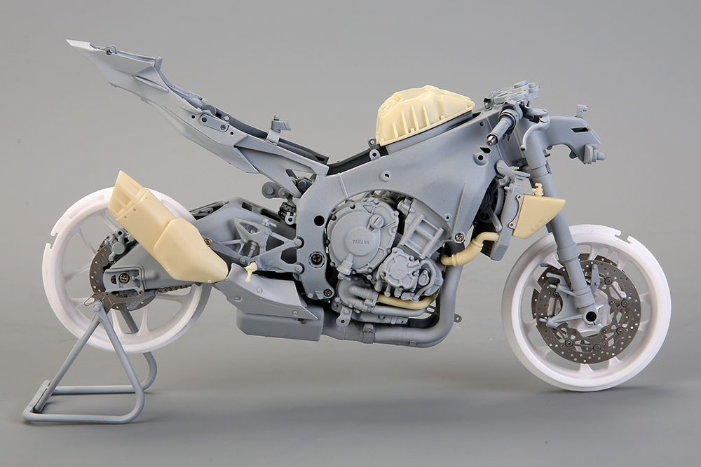 Amazon.com: Tamiya 14133 1/12 Yamaha YZF-R1M Motorcycle