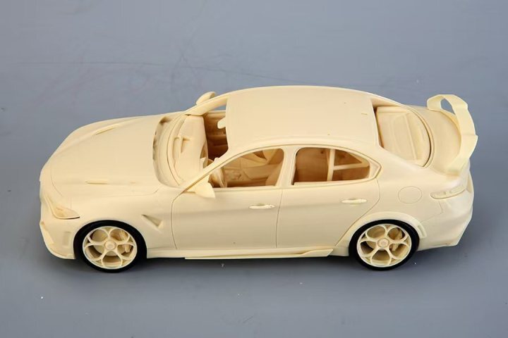 1_24_scale_model_car_kit_Alfa_