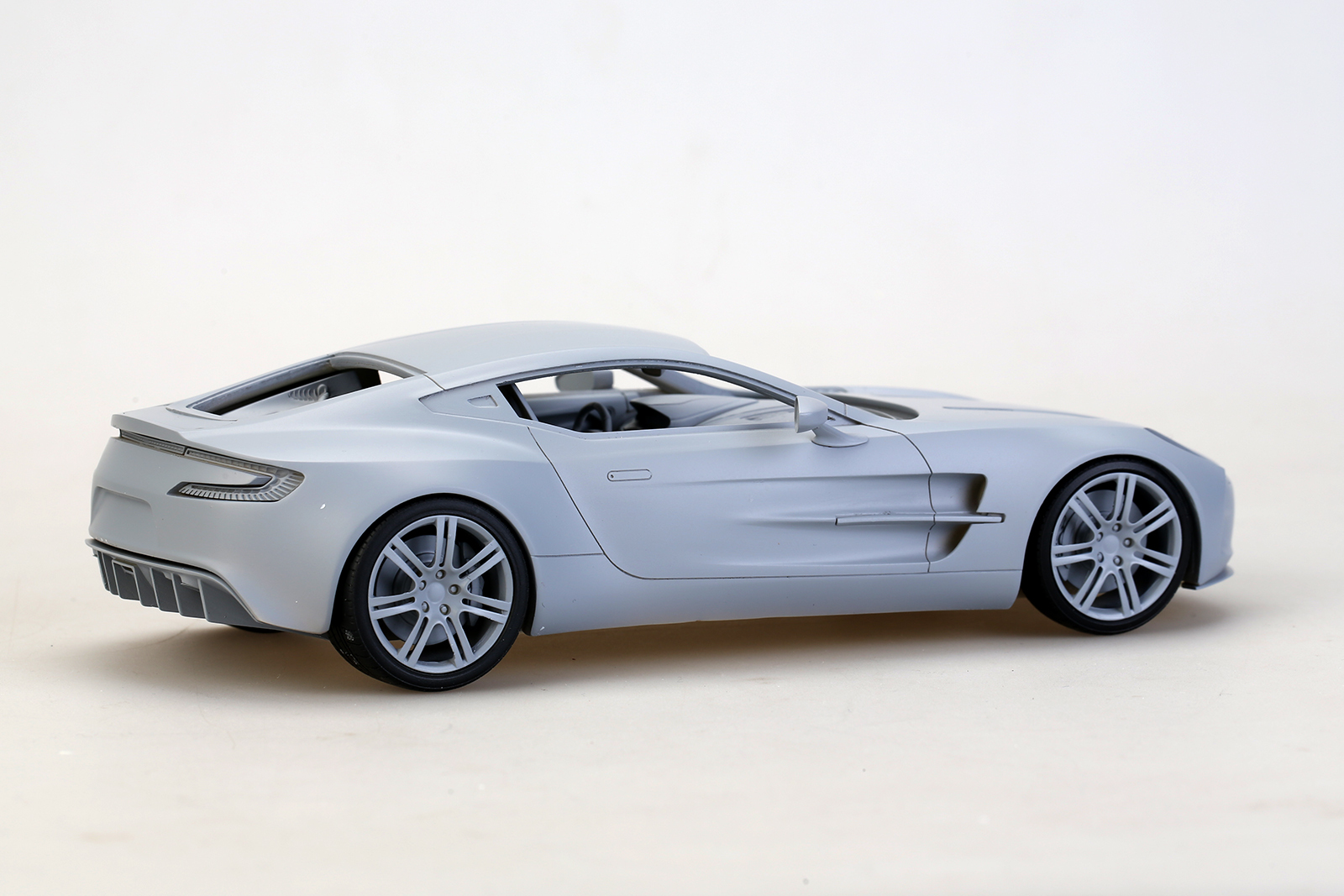1/24 scale model car kit Aston Martin ONE77-Alpha Model