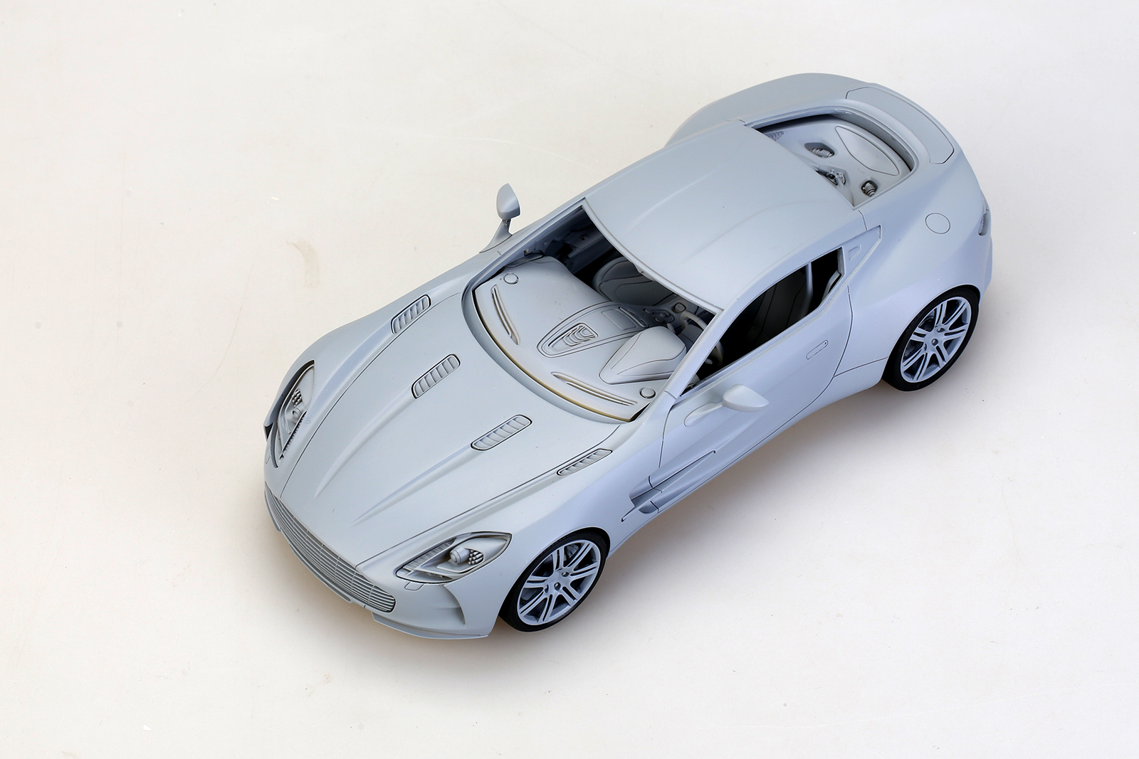 1/24 scale model car kit Aston Martin ONE77-Alpha Model