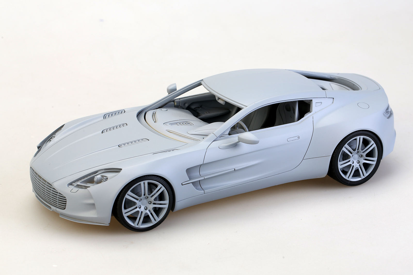 1/24 scale model car kit Aston Martin ONE77-Alpha Model