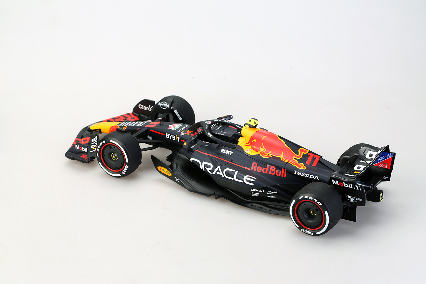 APIA Ｆ１？赤 バックスキン 1/20 scale model car kit F1 2023 RB19-Alpha Model