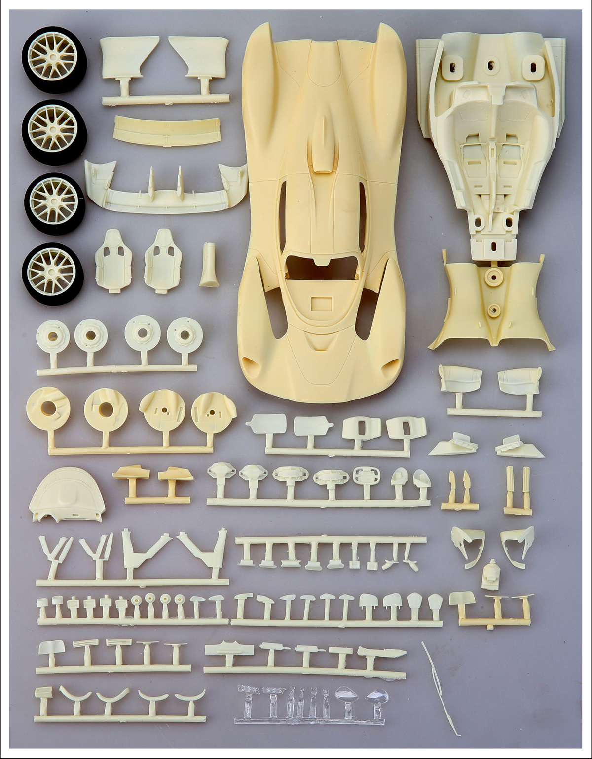 1_24_scale_model_car_kit_Aston