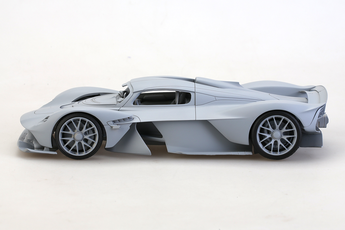 1/24 scale model car kit Aston Martin Valkyrie-Alpha Model 1/24 scale model car kit Aston Martin Valkyrie-Alpha Model